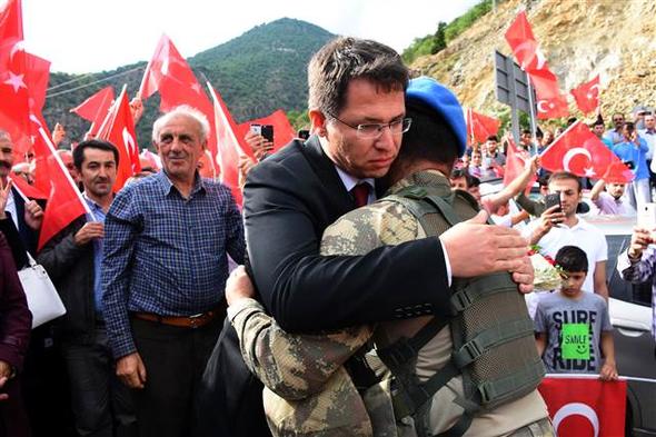 Karadeniz’de PKK’yı bozguna uğratan kahramanlar böyle karşılandı