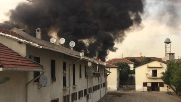 Veliefendi Hipodromu'nda yangın!