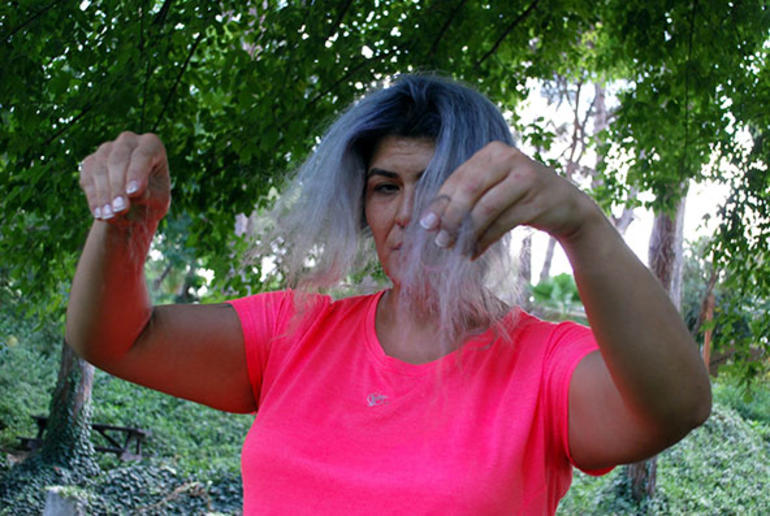 Saçını boyatmak isteyen kadının kuafördeki boya yüzünden saçları koptu