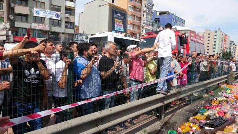 Kocaeli'de meydana gelen kaza vatandaşlar tarafından film gibi izlendi
