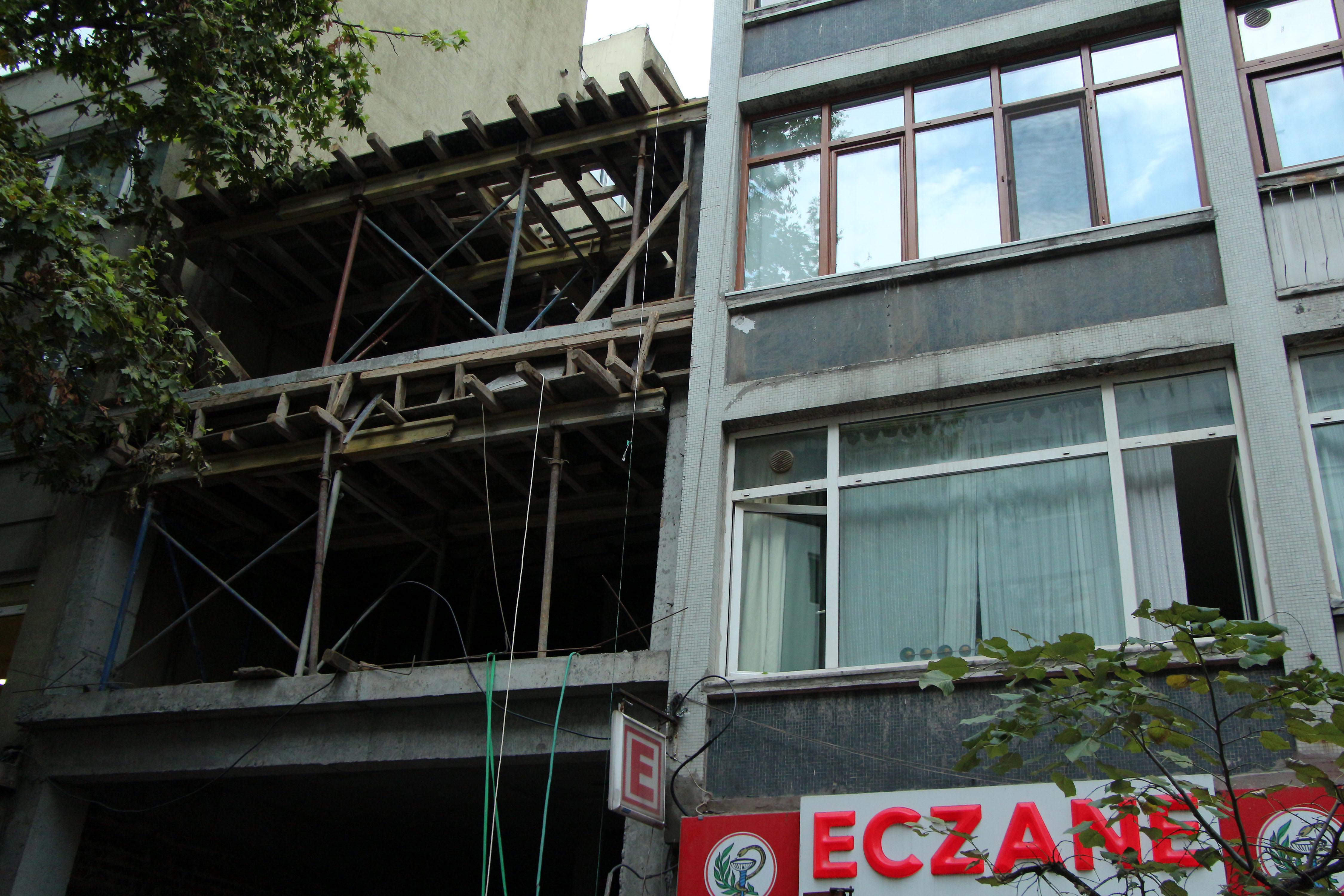 Gülden Dudarık kimdir? Ünlü oyuncunun evini başına yıktılar