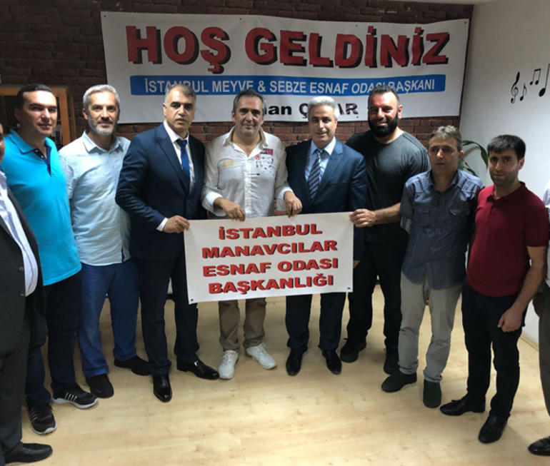 "Ben manavla bir değilim bilinçli seçmenim" diyen Yavuz Bingöl manavlardan özür diledi