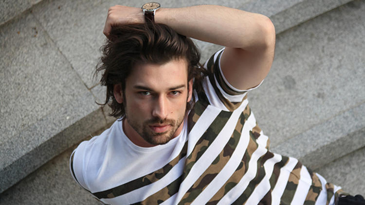 Alp Navruz 72 bin TL tazminat ödeyecek. Alp Navruz kimdir?