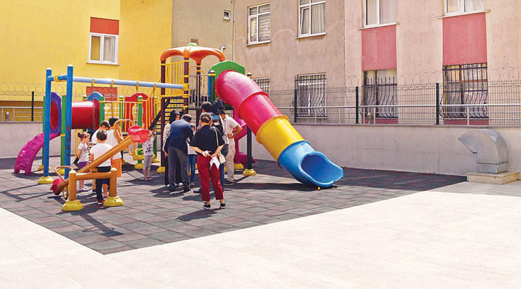 Pendik'te parkta oynayan Hira Nur'u kim vurdu?