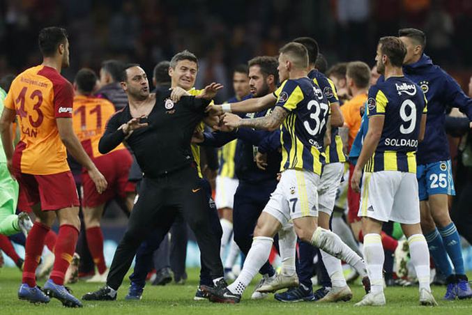 Galatasaray Fenerbahçe derbisinin faturası ağır olacak!