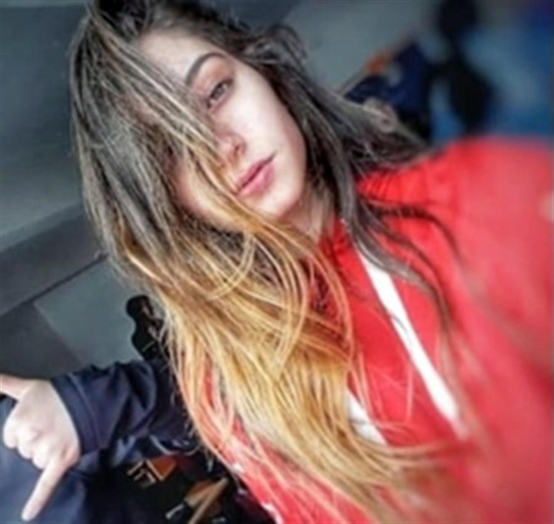 Liseli kız alışveriş merkezinde intihar etti