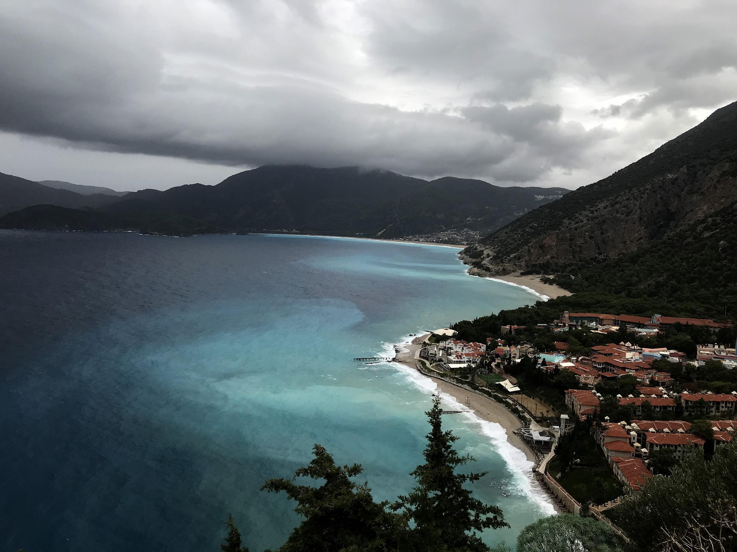 Fethiye'de denizin rengi turkuaza büründü