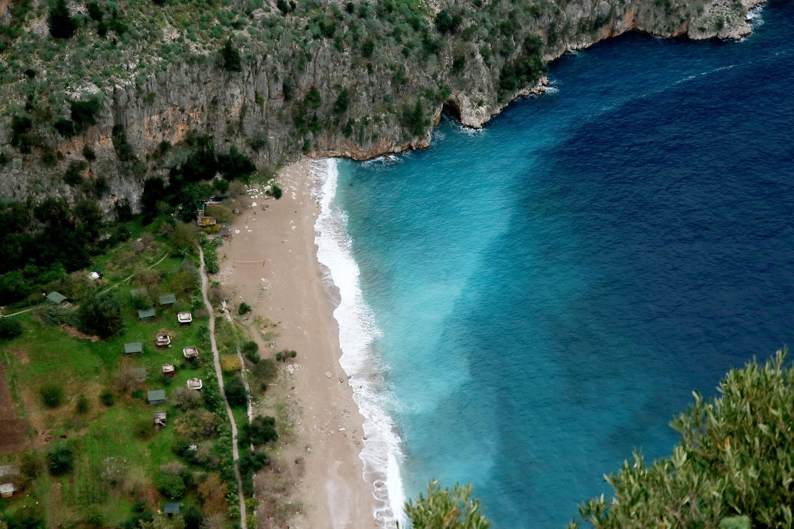Fethiye'de denizin rengi turkuaza büründü
