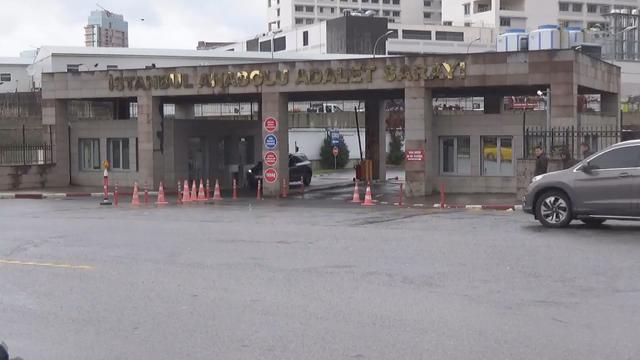 Adliye'de çıkan kavga kanlı bitti! 1kişi yaralandı