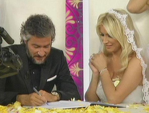 Songül Karlı 'Canlı yayında evlenmeyi ben istemedim'