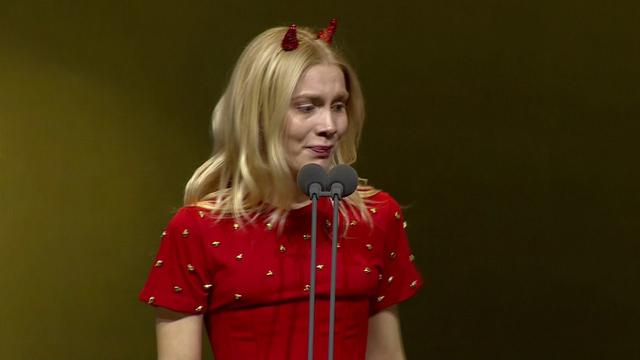 Aleyna Tilki Pantene ödül töreninde gözyaşlarını tutamadı