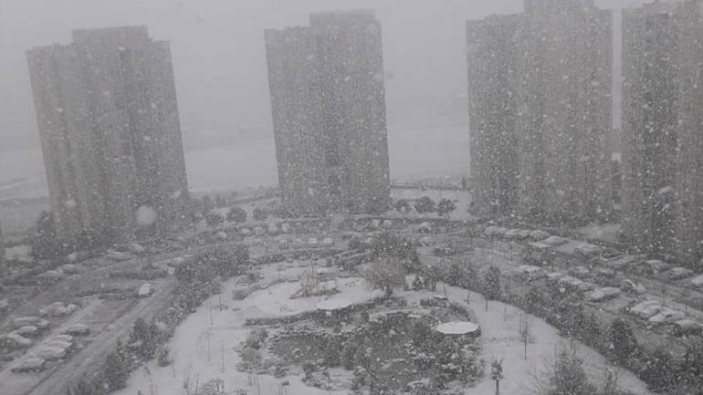 İstanbul'da kar yağışı başladı! Meteoroloji'den üst üste uyarılar!