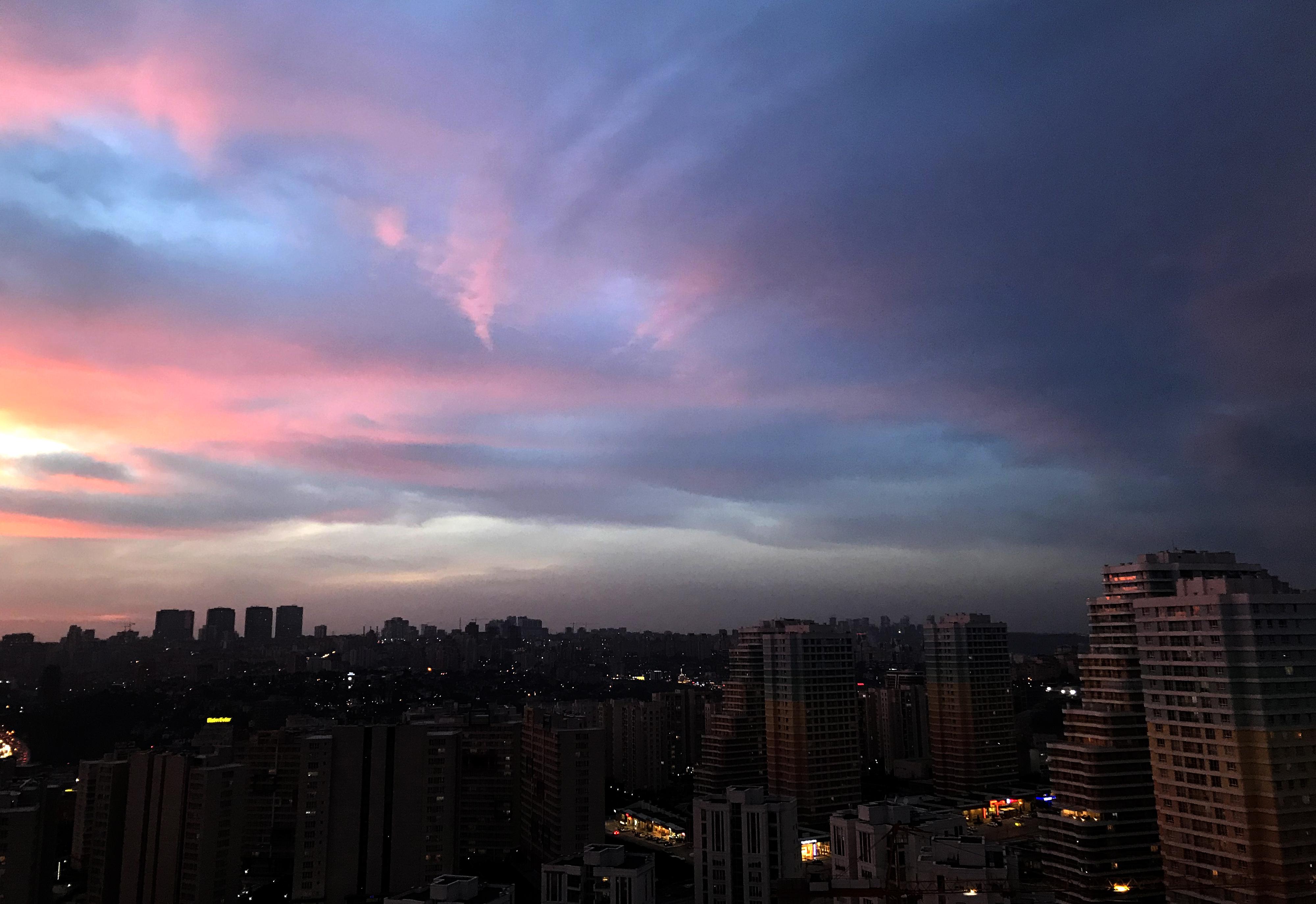 İstanbul'dan kızıl gökyüzü manzaraları