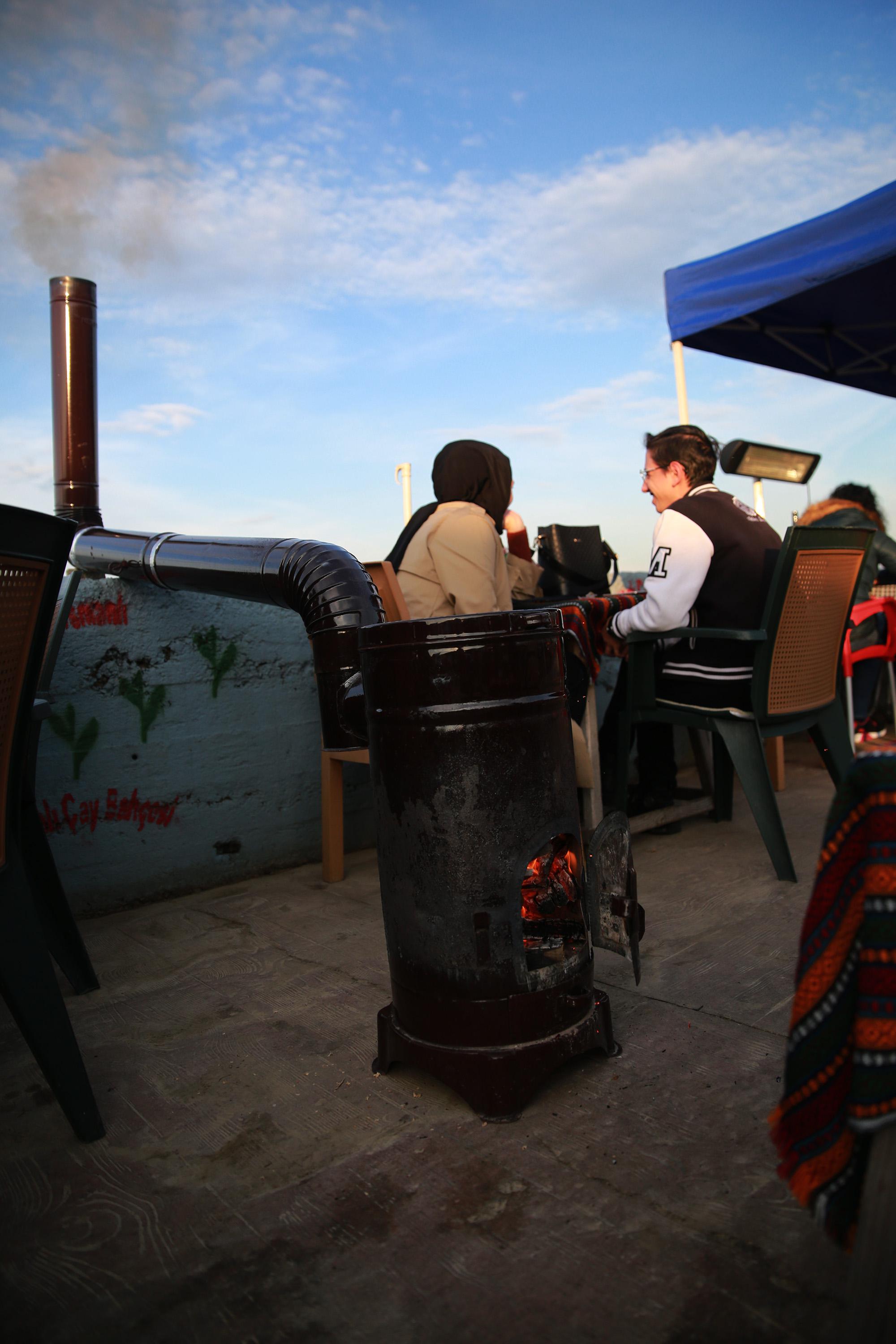 Restoranına kurduğu sobalarla herkesi hayrete düşürdü