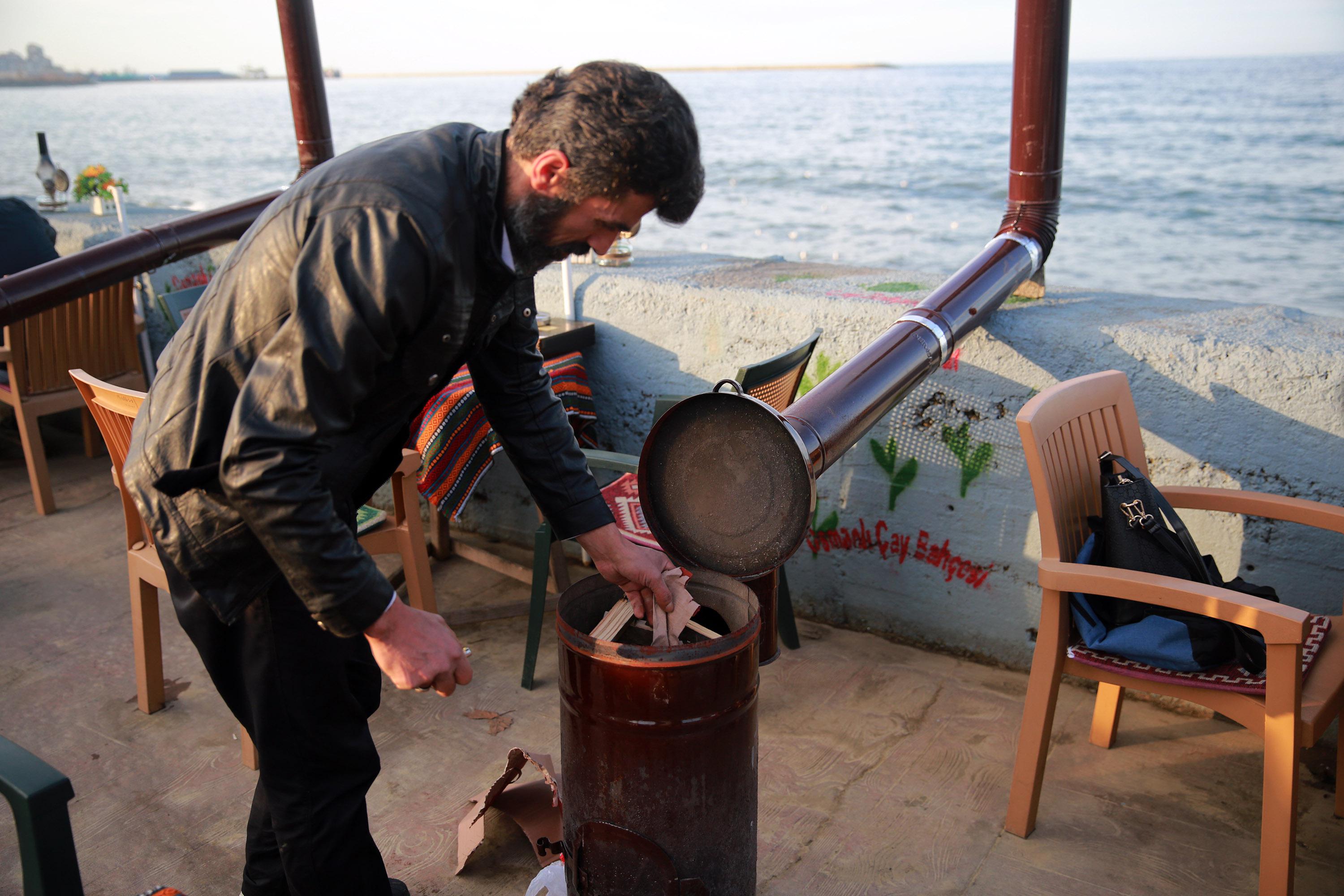 Restoranına kurduğu sobalarla herkesi hayrete düşürdü