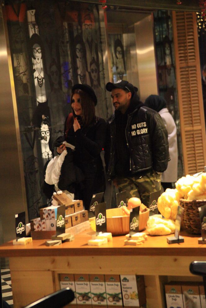 İrem Derici'nin yeni aşkıyla ilgili bomba iddia: Elde etmek için herşey yaptı!.jpg