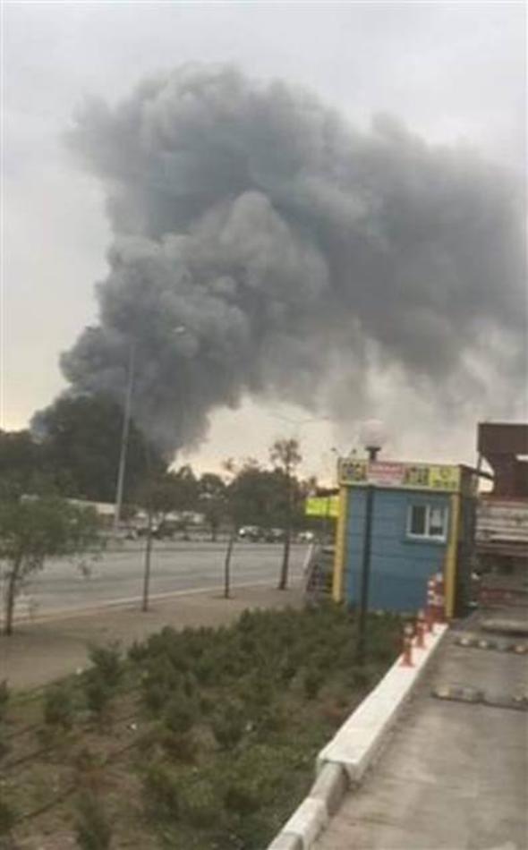 İzmir Çiğli'de alevler yükseldi! Korkutan yangın henüz söndürülemedi!