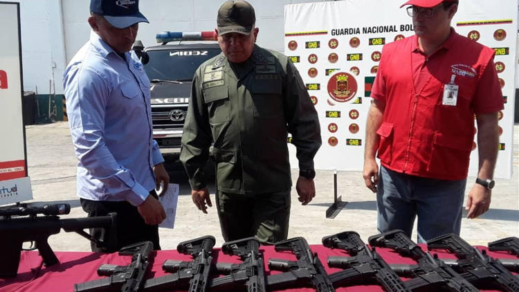 Venezuela'da ABD silahları ele geçirildi