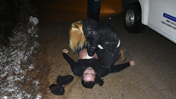 Bursa'da can pazarı! Otomobil baraja uçtu