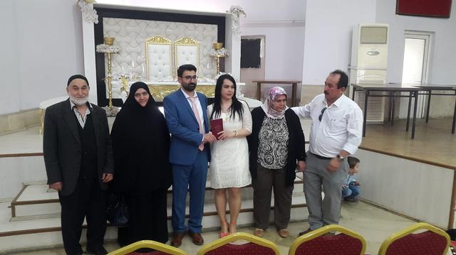 Damat ile kayınpederi evlendirdiler!