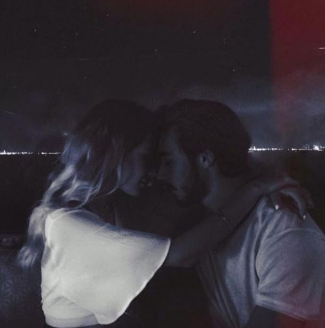 Arka Sokaklar'ın Tekin'i Onur Bay'dan aşk pozu