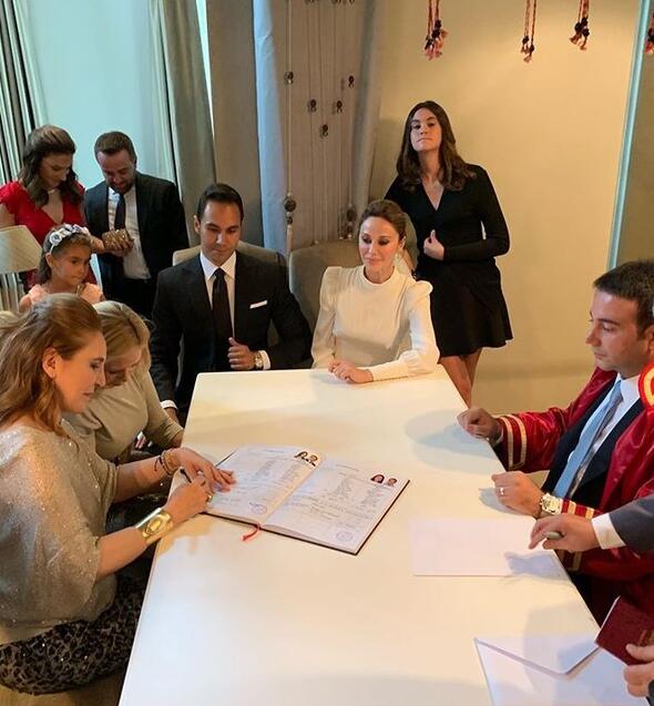 Demet Şener istenmeyen gelin mi oldu?