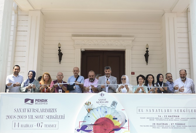 Pendik'te yapılan el sanatları kursu sanatseverlerle buluşuyor