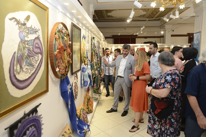 Pendik'te yapılan el sanatları kursu sanatseverlerle buluşuyor