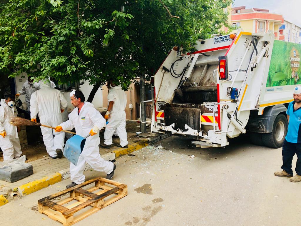 Pendik'te çöp evler denetlenip temizleniyor