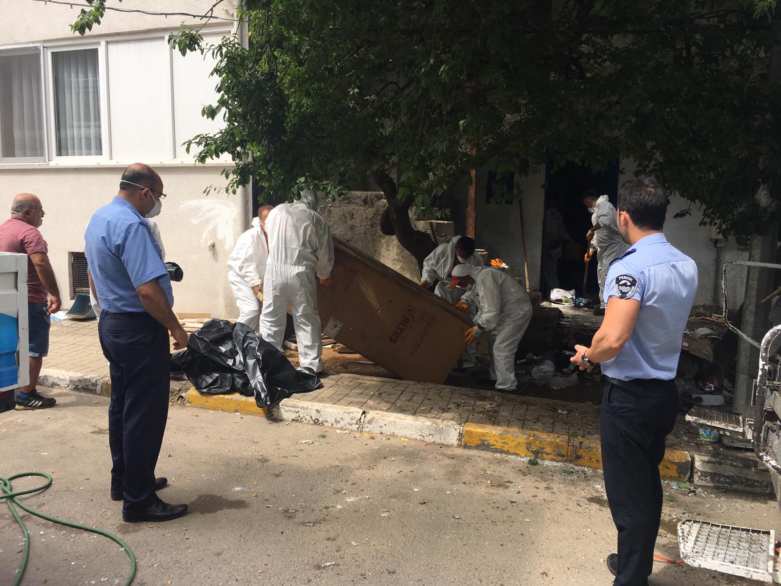 Pendik'te çöp evler denetlenip temizleniyor