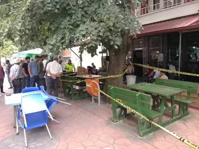 Çay bahçesinde arkadaş dehşeti yaşandı