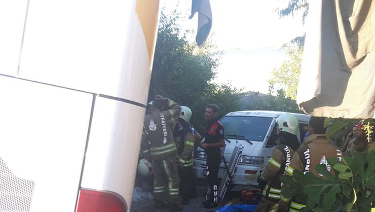 İstanbul'da yolcu otobüsü devrildi! Ölü ve yaralılar var