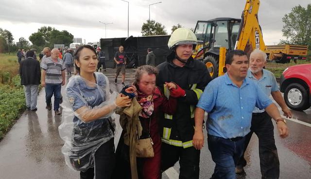 Çanakkale'de otobüs devrildi: Ölü ve yaralılar var