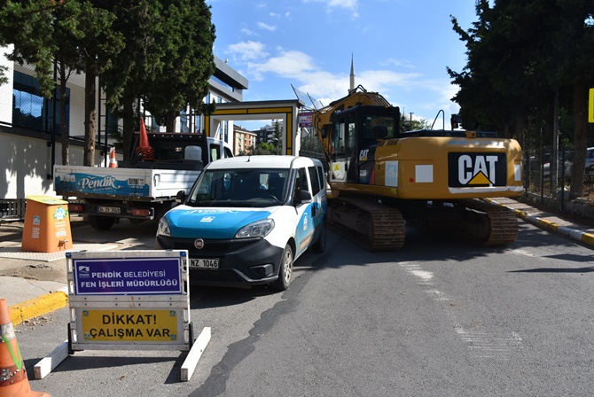 Pendik Belediyesi caddelerin trafik sorununu çözüyor