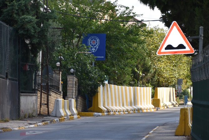 Pendik Belediyesi caddelerin trafik sorununu çözüyor