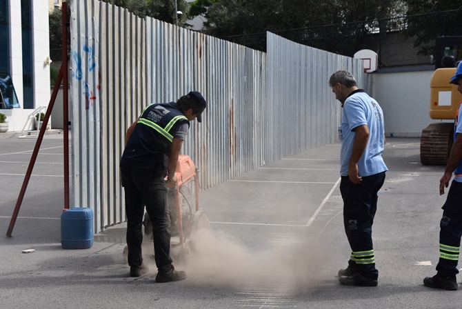 Pendik Belediyesi caddelerin trafik sorununu çözüyor