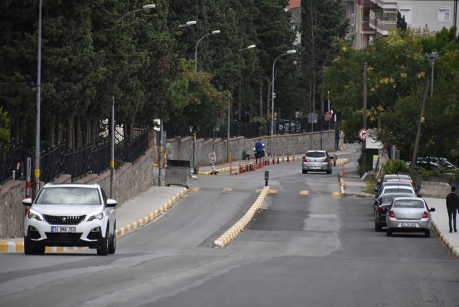 Pendik Belediyesi caddelerin trafik sorununu çözüyor