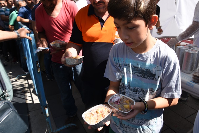 Pendik'te aşure etkinliği gerçekleştirildi