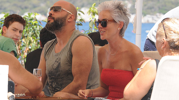 İpek Tanrıyar kimdir? İpek Tanrıyar'ı kim taciz etti? Canlı yayında açıkladı