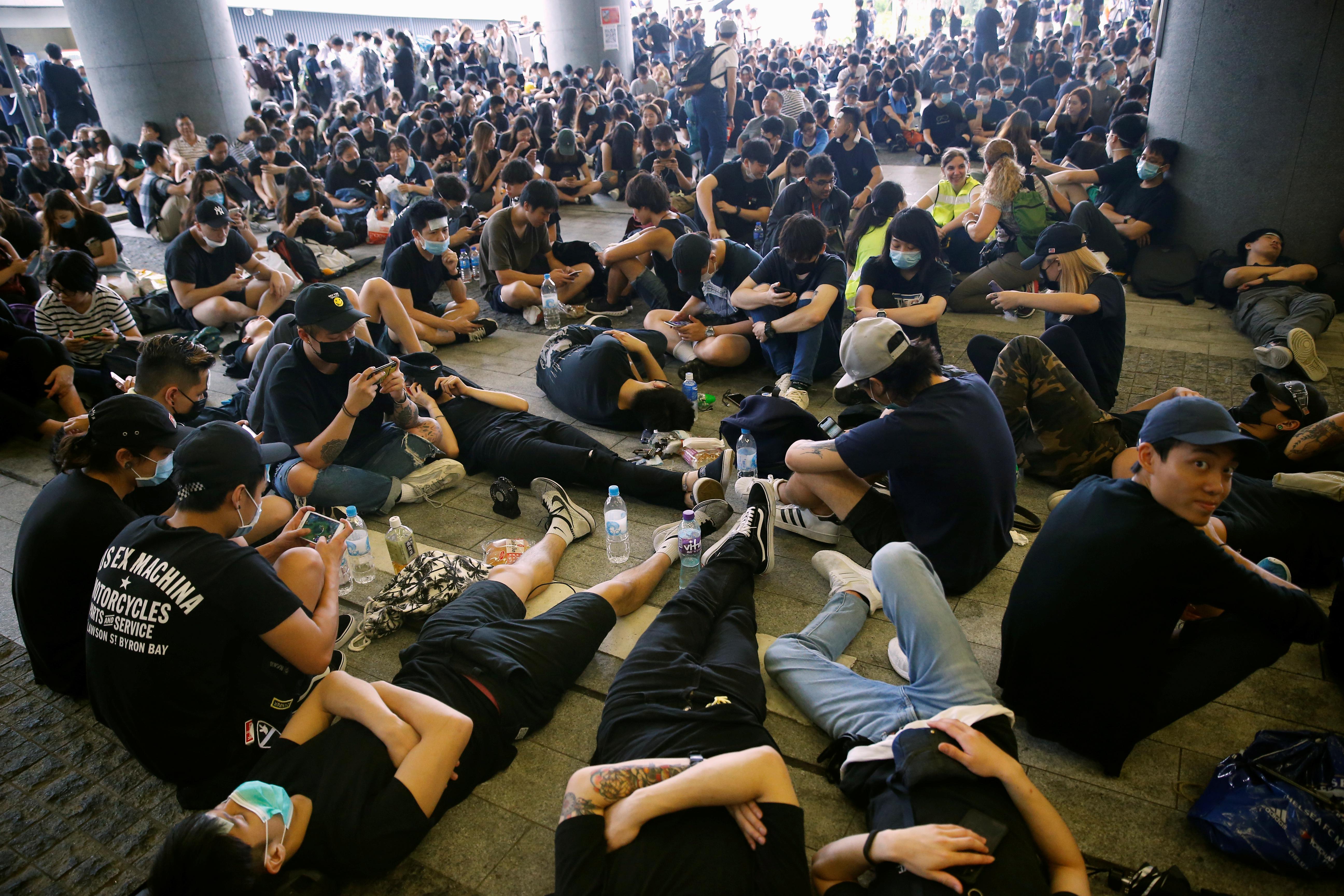 Hong Kong'da protesto! Ünlü aktivist Joshua Wong eylemlere katıldı