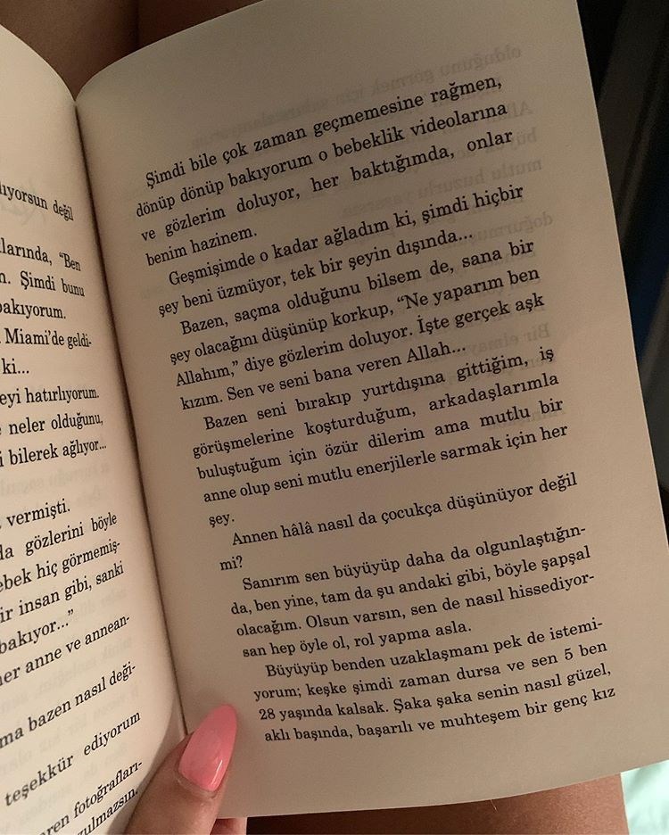 Şeyma Subaşı kitabı oku | Sadece Şeyma kitabı oku | Sadece Şeyma kitabının konusu ne?