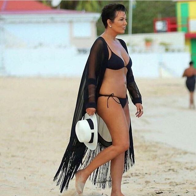 64-yasindaki-kris-jenner-siyah-bikinili-12444575-2364-m.jpg