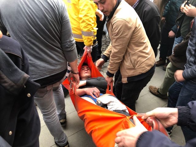 Önce Bıçakladı Sonra Ambulansta Tekmeledi