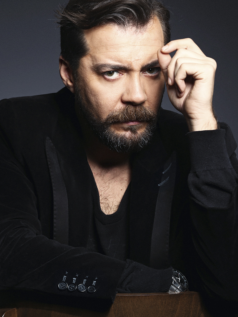 Serhan Süsler Kimdir | Kimi Sarhoşken Öptüğü İçin Dişlerini Kırdılar