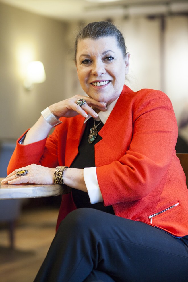 Evlenmeden Olmaz filminin konusu nedir? Oyuncuları kimdir? Nerede çekildi?