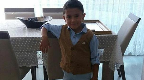 7 Yaşındaki Çocuk Yanlış İğne Yüzünden Öldü