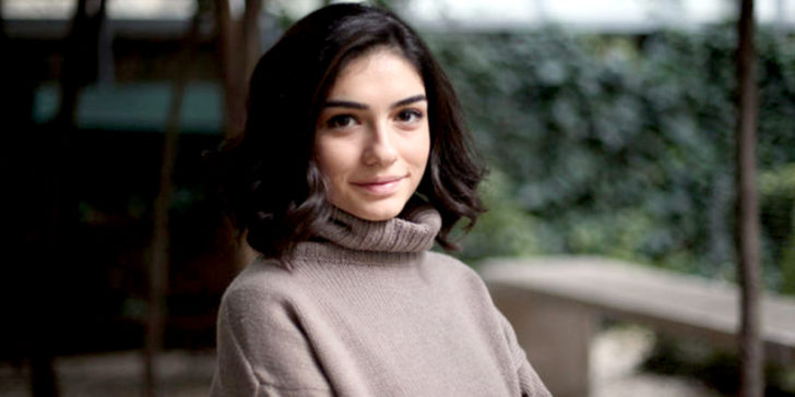 Hazar Ergüçlü kimdir? Sevgilisi Onur Ünlü ile böyle görüntülendi