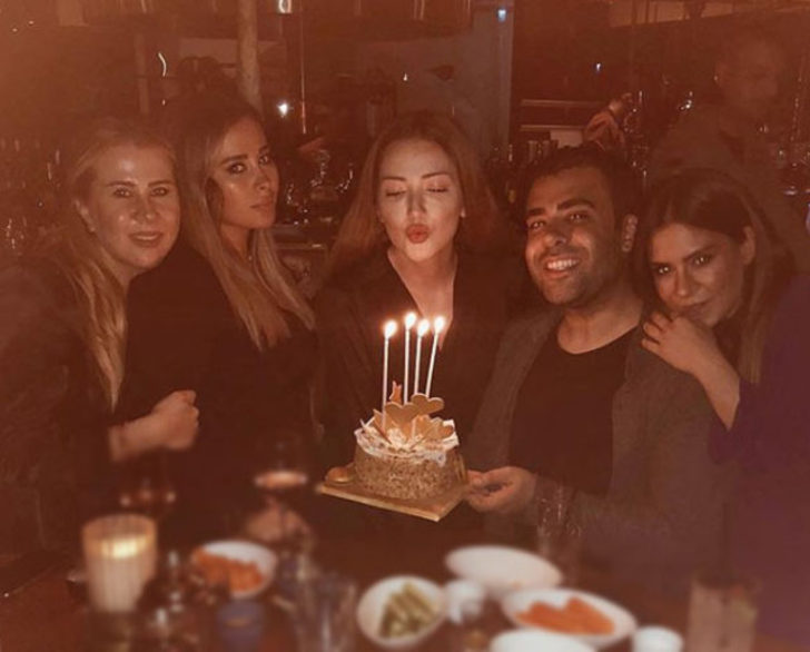 Ünlü youtuber'ın doğum günü partisi ünlüler geçidine döndü 