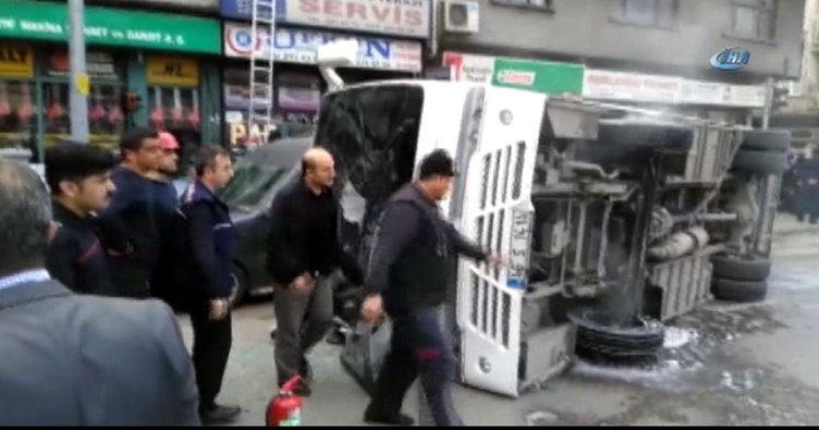 Kahramanmaraş'ta Öğrencileri Taşıyan Midibüs Devrildi!