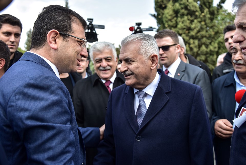 Binali Yıldırım ve Ekrem İmamoğlu tokalaştı